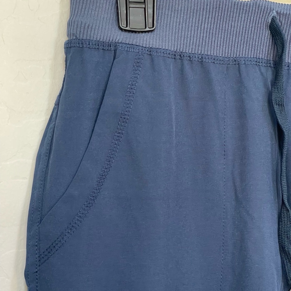 Halara High Waisted Drawstring Side Pocket Commute Joggers size small - Picture 4 of 9